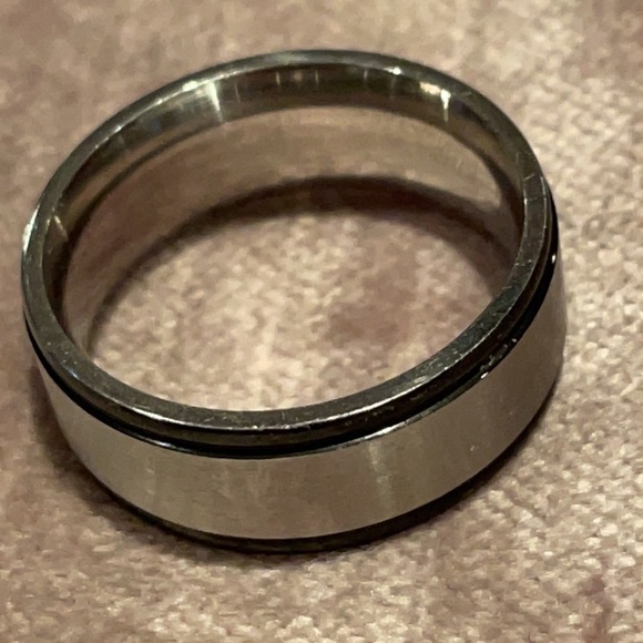 Stainless Steel Ring Size 8 - Picture 6 of 6